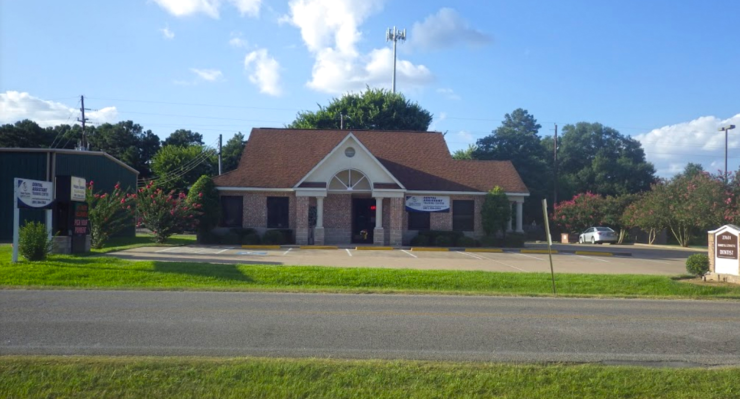 exterior view of Pinehurst dental office