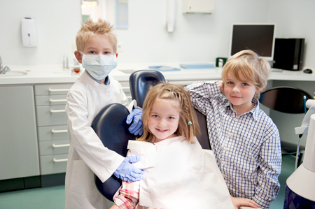 children at the dentist